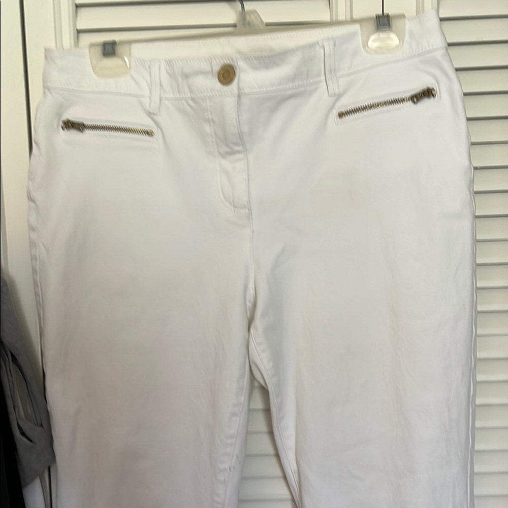Chico’s Size 1 Crisp White Straight Leg Pants with Textured Fabric